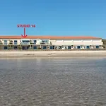 Pieds Dans L'eau